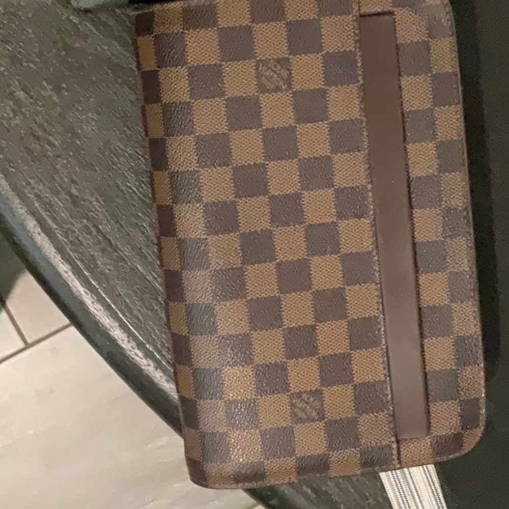 LV Clutch Ventage